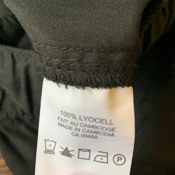 Addition Elle Black Crop Capri Pants with Pockets - Picture 8 of 9